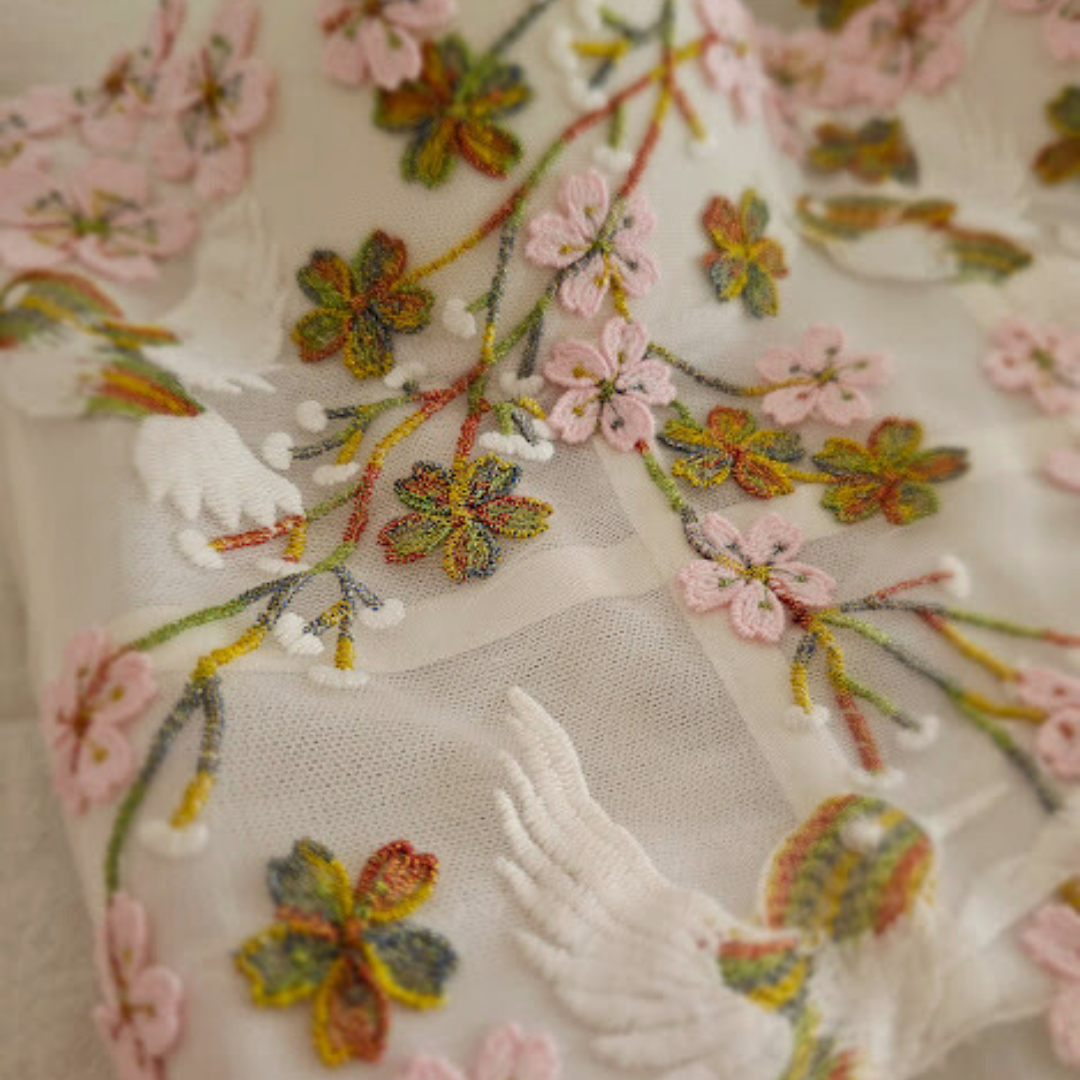 Bustier Aurora: une beauté résiliente