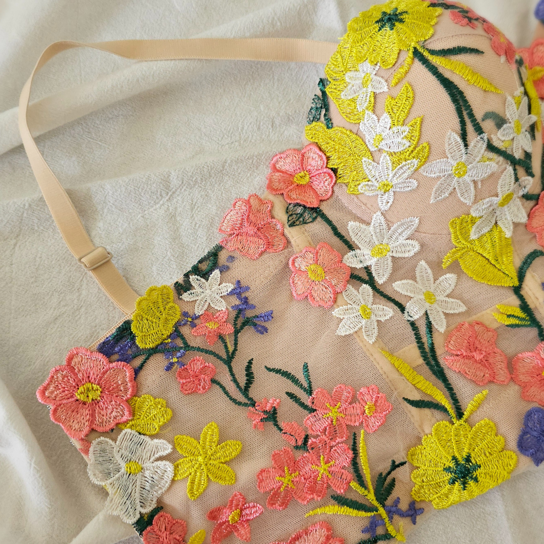 Bustier Calla: Fleurir d'élégance